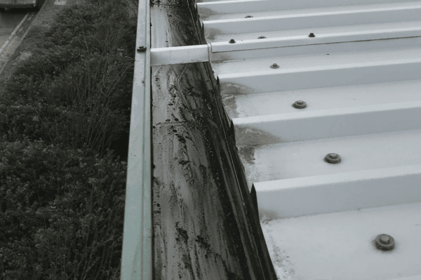 Commercial gutter cleaning specialists in Farnborough